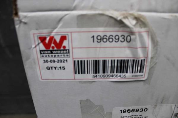 CATADIOPTRE DROITE FORD C-MAX/FIESTA 11/2010-2015 ( PIECE NEUVE )/FIESTA - Vue 2